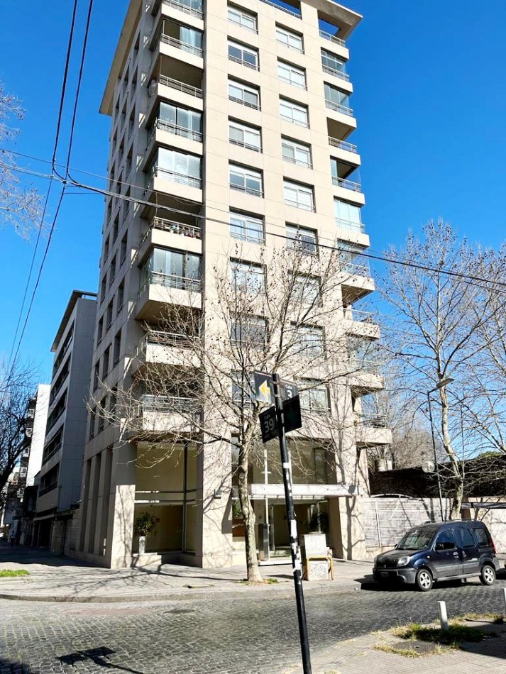 DEPARTAMENTO 3 AMB EN LA PLATA CON COCHERA