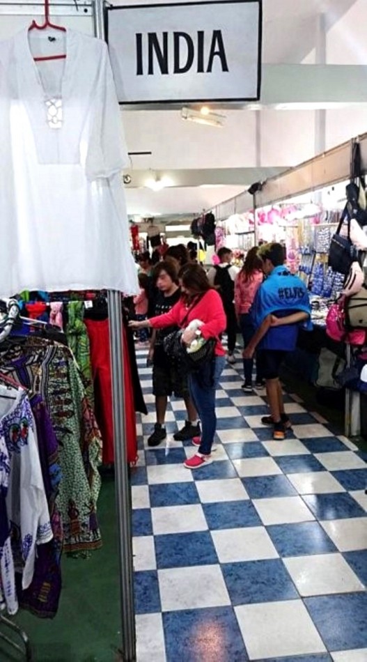 PASEO DE COMPRAS