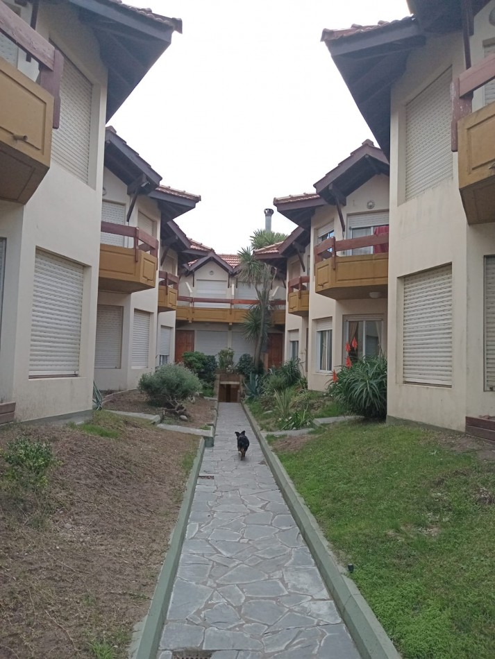 VILLA GESSEL DUPLEX  3 AMB.FRENTE AL MAR c/ COCHERA