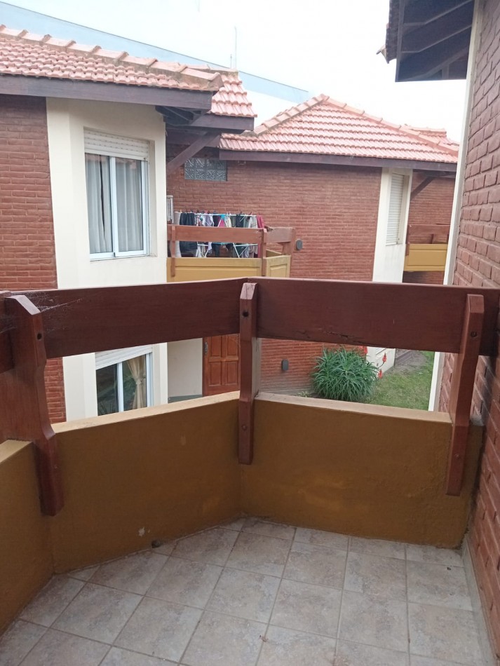 VILLA GESSEL DUPLEX  3 AMB.FRENTE AL MAR c/ COCHERA