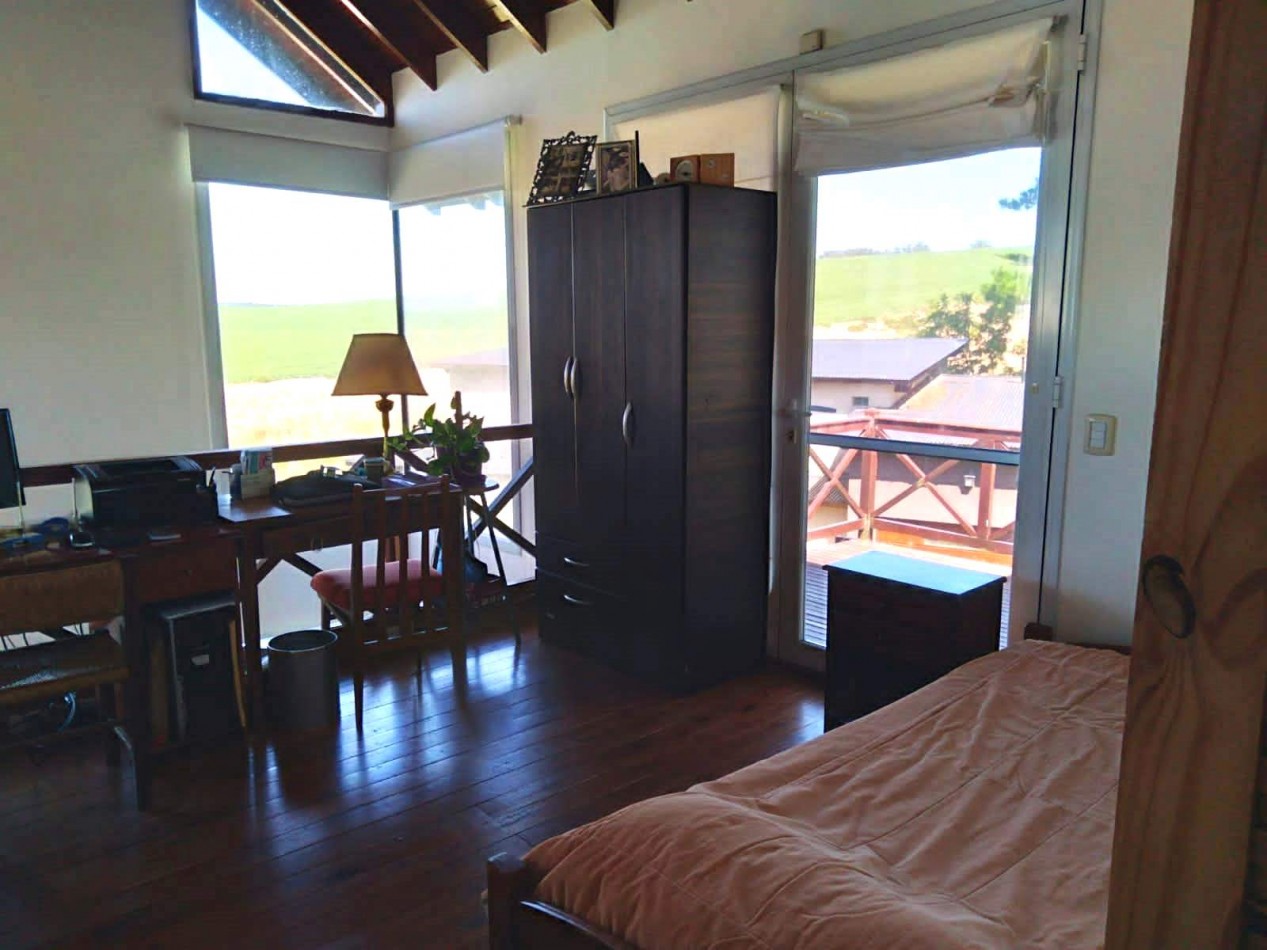 CHALET EN VENTA  de 2 DORMITORIOS c/ COCHERA , QUINCHO y PILETA en Sierra de los Padres