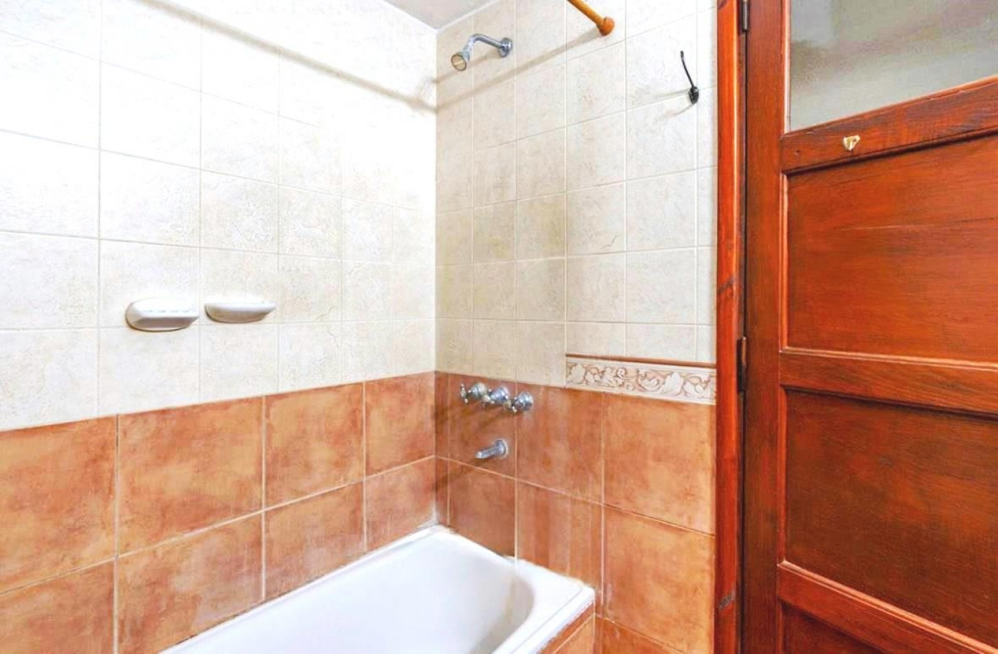 CHALET ZONA CENTRO  GUEMES