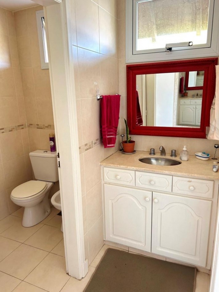 CHALET EN VENTA  de 2 DORMITORIOS c/ COCHERA , QUINCHO y PILETA en Sierra de los Padres