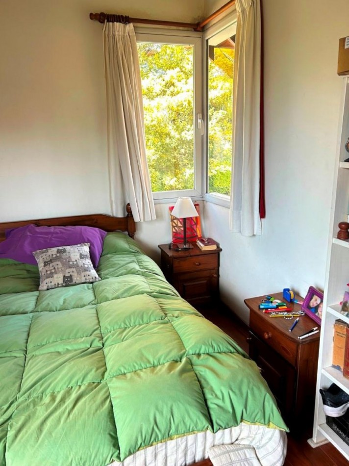 CHALET EN VENTA  de 2 DORMITORIOS c/ COCHERA , QUINCHO y PILETA en Sierra de los Padres